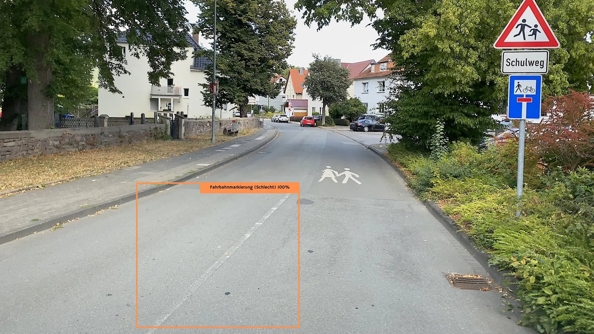 Fahrbahnmarkierung (Schlecht) 100%