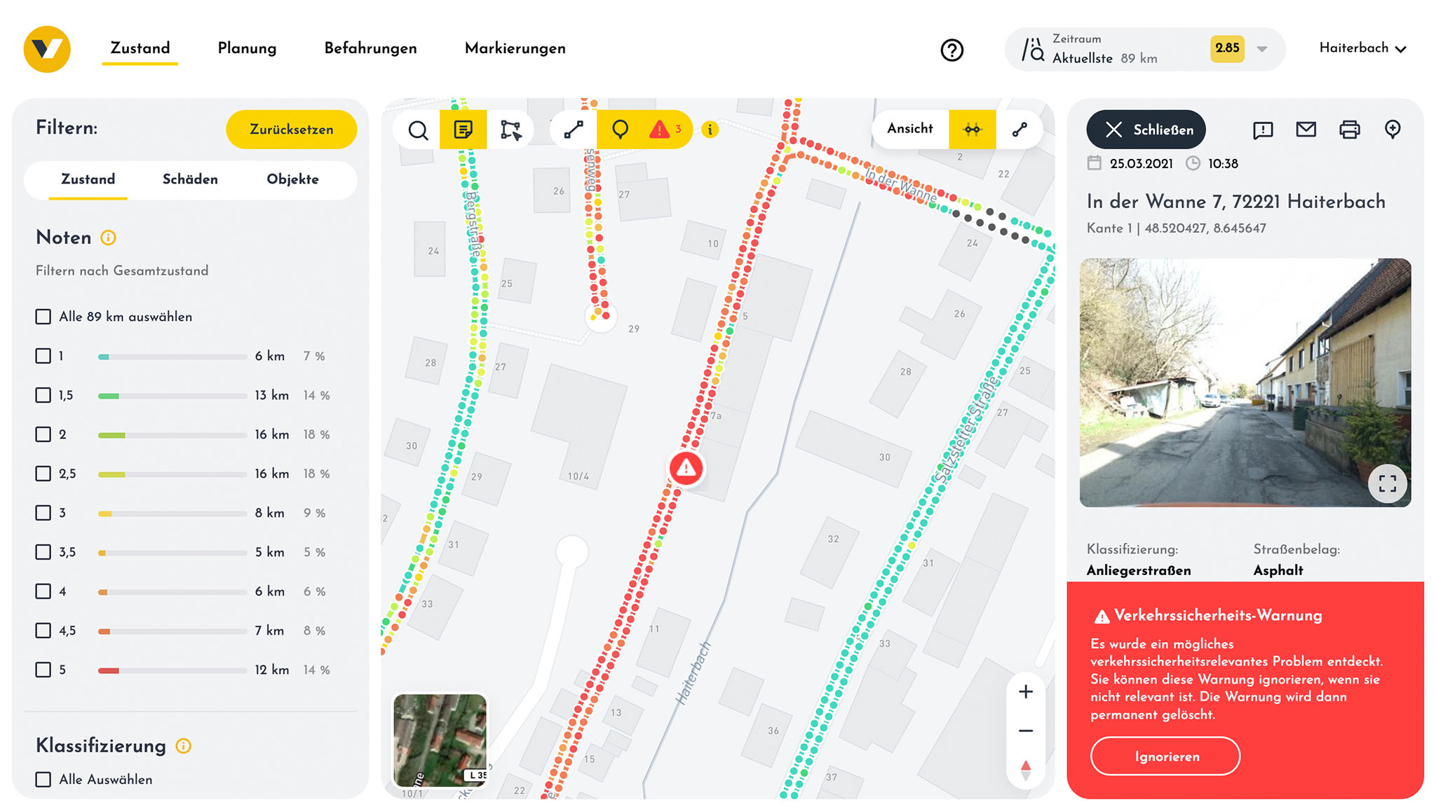 Im Web-System wird eine Warnung für besonders beschädigte Straßen angezeigt um die Verkehrsplanung und Verkehrssicherheit effizient zu verbessern